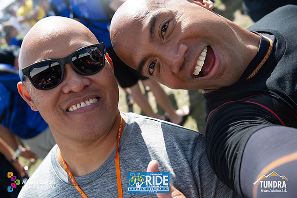 RIDERS + CHEERERS @ PITSTOPS-227