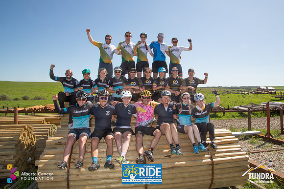 RIDERS + CHEERERS @ PITSTOPS-255