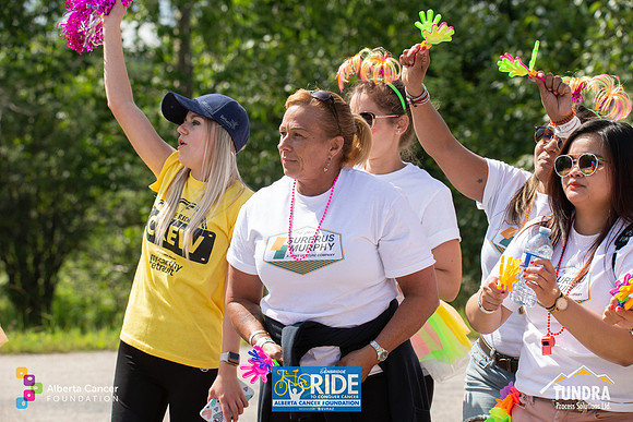 RIDERS + CHEERERS @ PITSTOPS-257