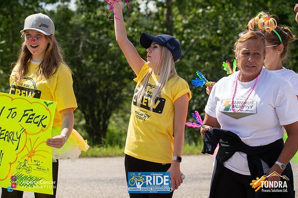 RIDERS + CHEERERS @ PITSTOPS-261
