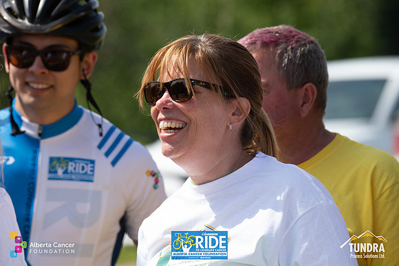 RIDERS + CHEERERS @ PITSTOPS-274
