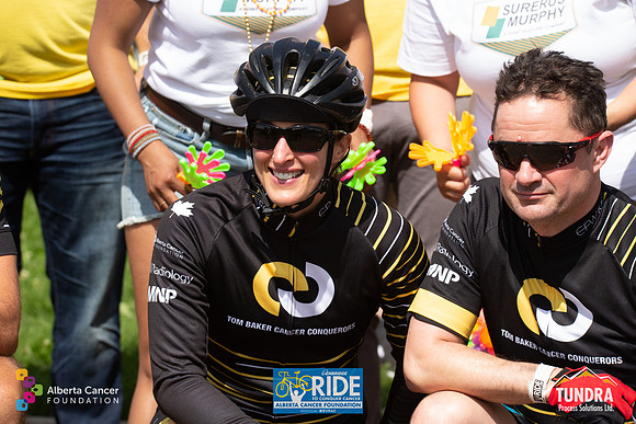 RIDERS + CHEERERS @ PITSTOPS-286