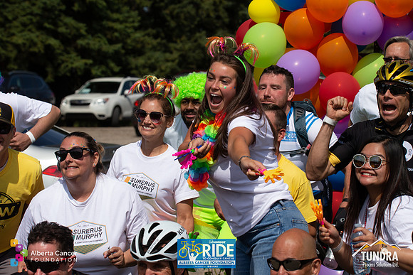 RIDERS + CHEERERS @ PITSTOPS-288