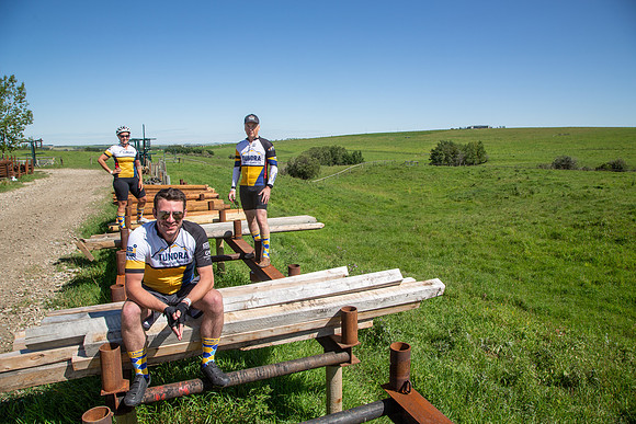 RIDERS + CHEERERS @ PITSTOPS-26