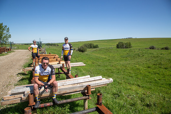 RIDERS + CHEERERS @ PITSTOPS-28
