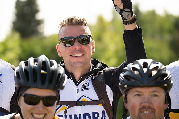 RIDERS + CHEERERS @ PITSTOPS-37