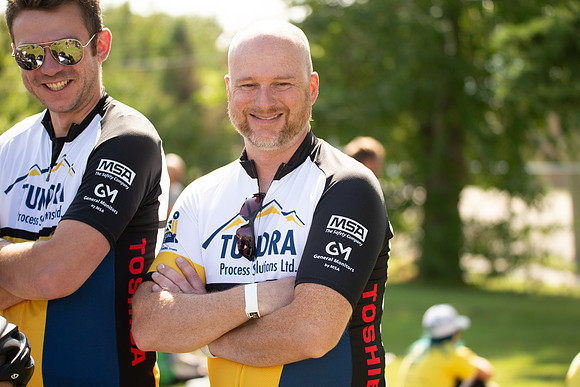 RIDERS + CHEERERS @ PITSTOPS-44