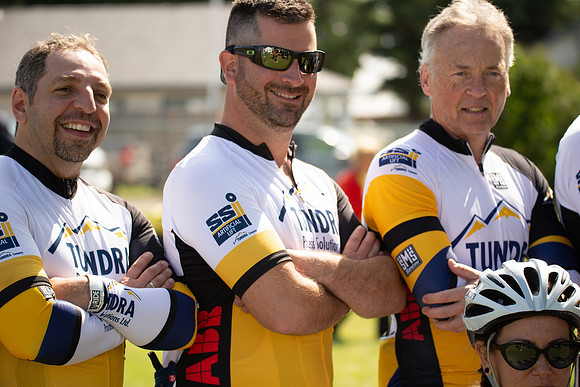 RIDERS + CHEERERS @ PITSTOPS-46