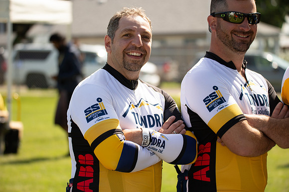 RIDERS + CHEERERS @ PITSTOPS-47