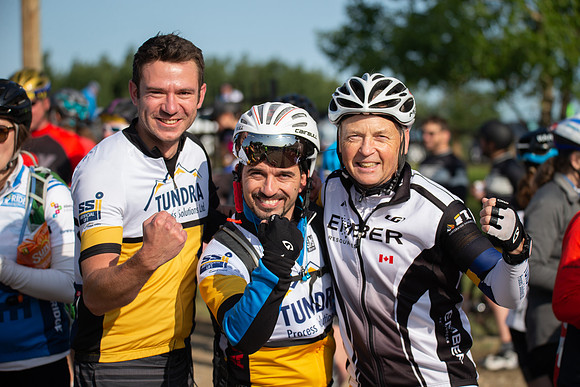 RIDERS + CHEERERS @ PITSTOPS-54