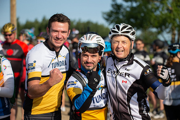 RIDERS + CHEERERS @ PITSTOPS-56