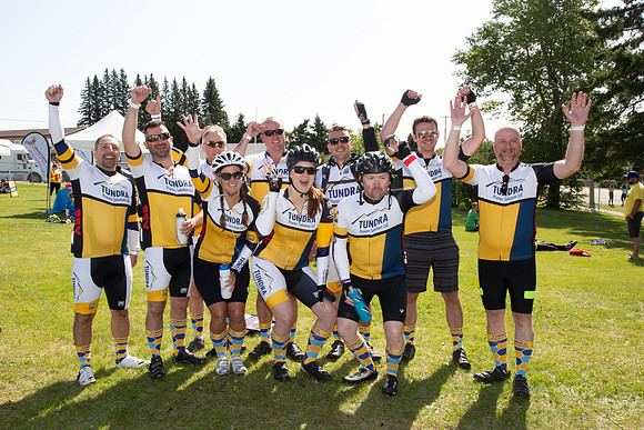 RIDERS + CHEERERS @ PITSTOPS-57