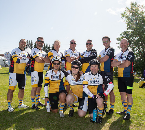 RIDERS + CHEERERS @ PITSTOPS-60