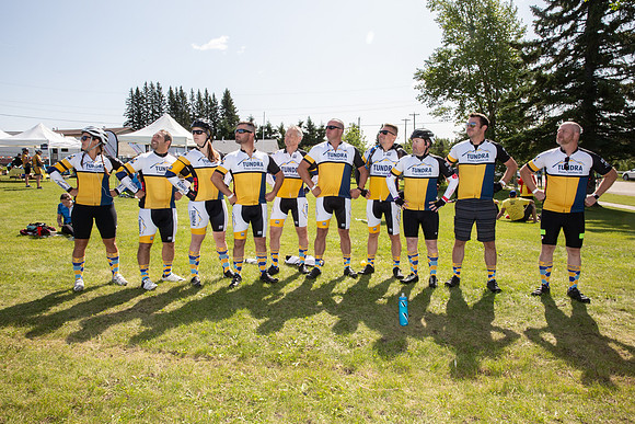 RIDERS + CHEERERS @ PITSTOPS-61
