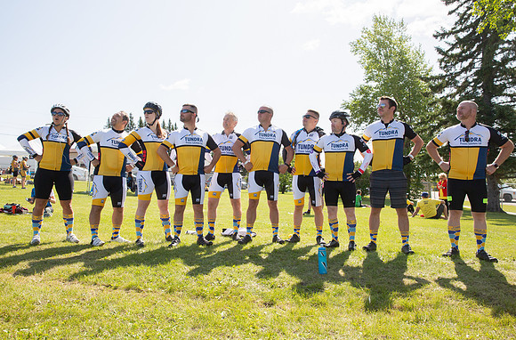 RIDERS + CHEERERS @ PITSTOPS-62