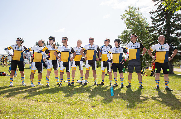 RIDERS + CHEERERS @ PITSTOPS-63