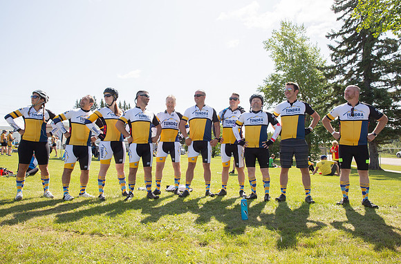 RIDERS + CHEERERS @ PITSTOPS-64