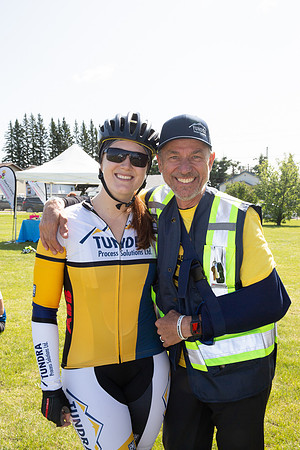 RIDERS + CHEERERS @ PITSTOPS-65