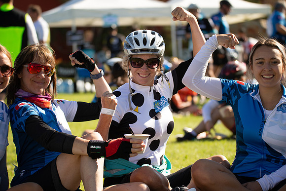RIDERS + CHEERERS @ PITSTOPS-80