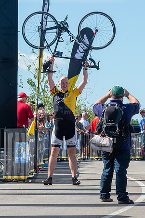 FL-A-H4-TheRideAB-557