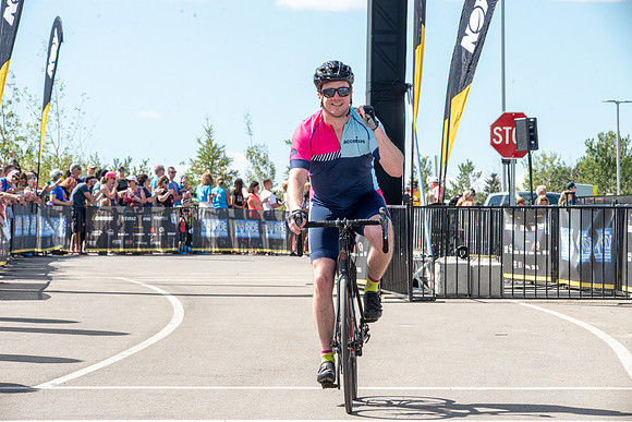 FL-A-H4-TheRideAB-1039
