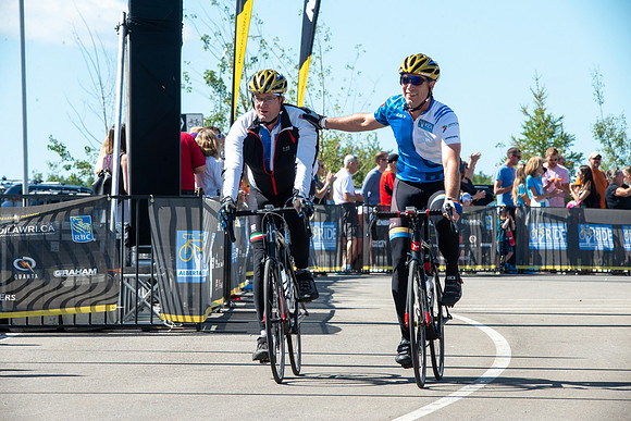 FL-A-H4-TheRideAB-577