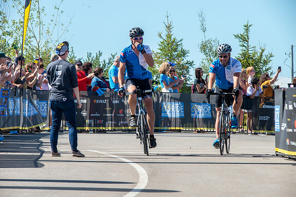 FL-A-H4-TheRideAB-595