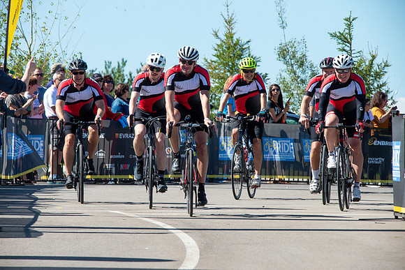FL-A-H4-TheRideAB-600