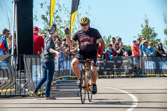 FL-A-H4-TheRideAB-677