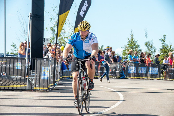 FL-A-H4-TheRideAB-823