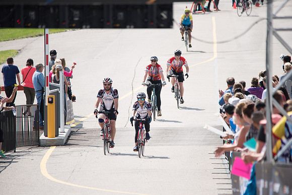 FINISH LINE CROSSING --3361
