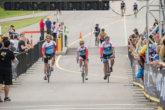 FINISH LINE CROSSING --3343