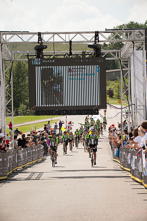 FINISH LINE CROSSING --2958