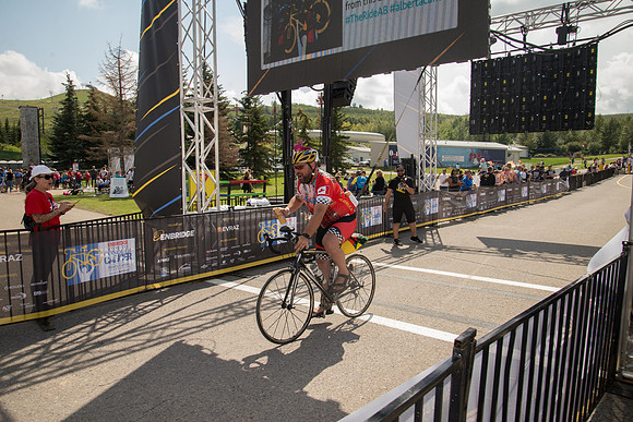 FINISH LINE CROSSING --0346