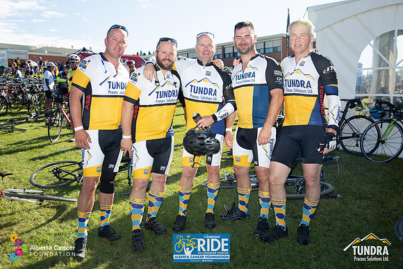 RIDERS + CHEERERS @ PITSTOPS-69