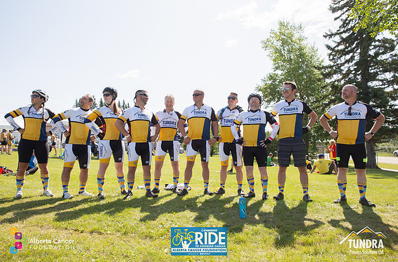 RIDERS + CHEERERS @ PITSTOPS-64