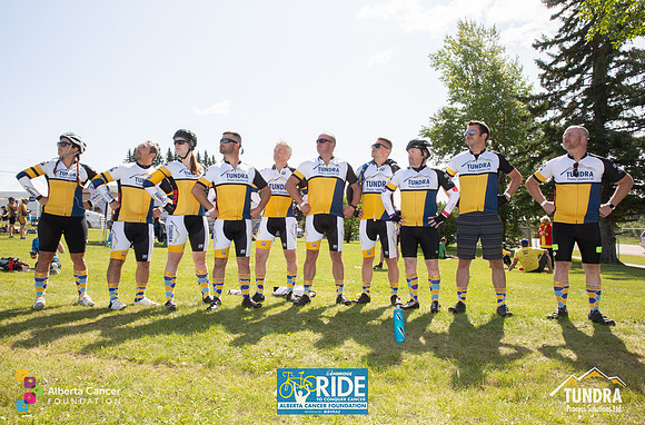 RIDERS + CHEERERS @ PITSTOPS-63
