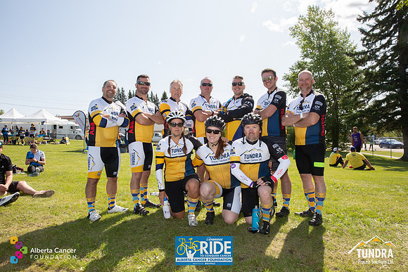 RIDERS + CHEERERS @ PITSTOPS-59