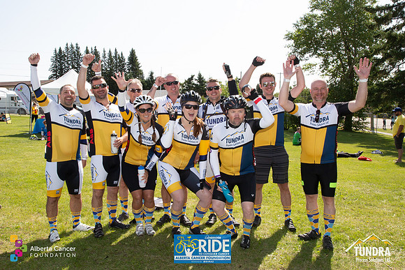 RIDERS + CHEERERS @ PITSTOPS-57