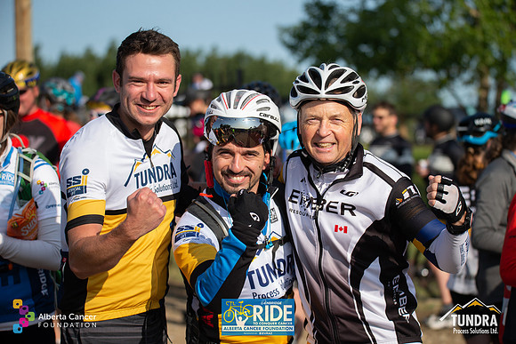 RIDERS + CHEERERS @ PITSTOPS-55
