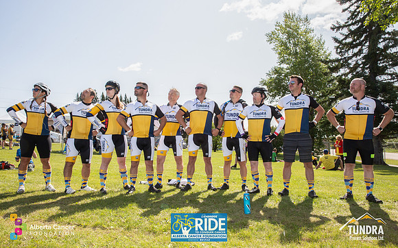 RIDERS + CHEERERS @ PITSTOPS-63