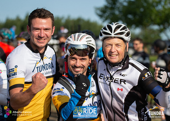 RIDERS + CHEERERS @ PITSTOPS-54