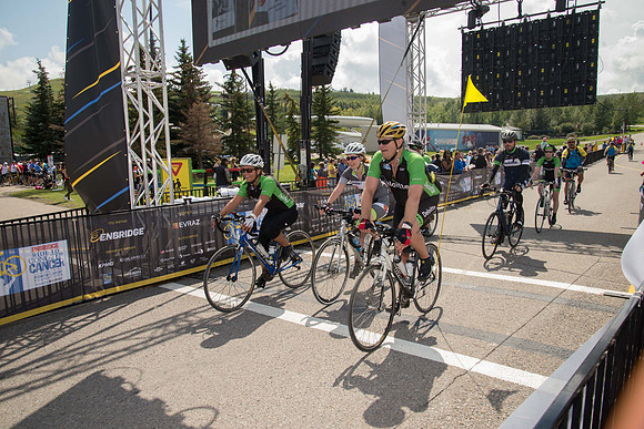 FINISH LINE CROSSING --0348