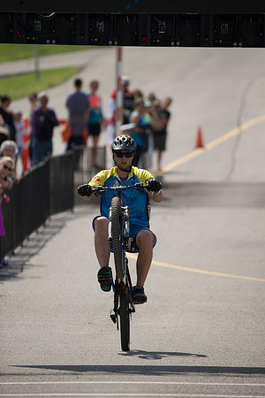 FINISH LINE CROSSING --2914