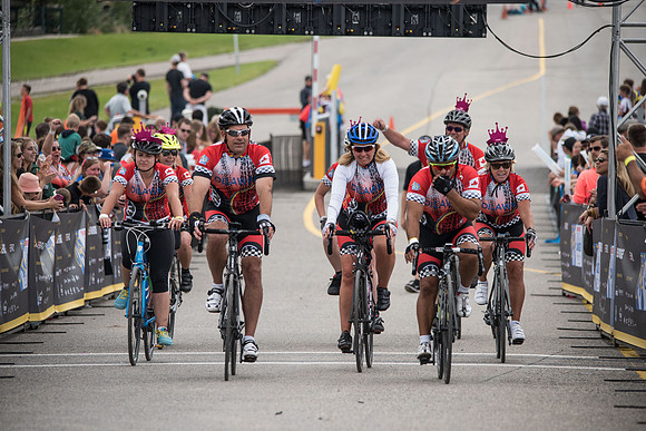 FINISH LINE CROSSING --2832