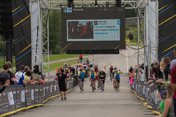 FINISH LINE CROSSING --4811