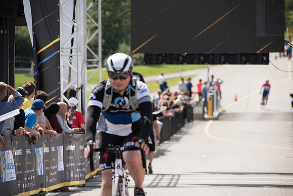 FINISH LINE CROSSING --3322