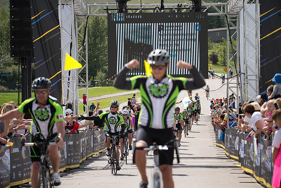 FINISH LINE CROSSING --2982