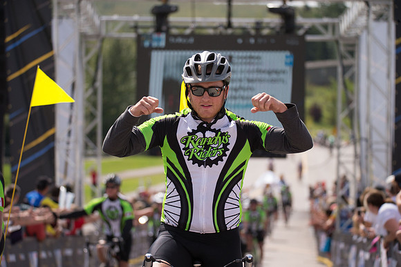 FINISH LINE CROSSING --2987