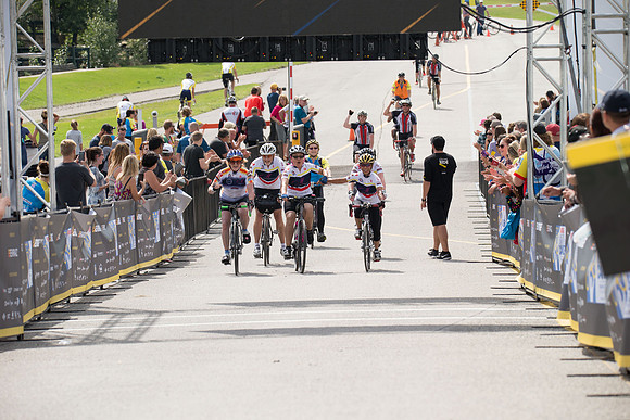 FINISH LINE CROSSING --3516